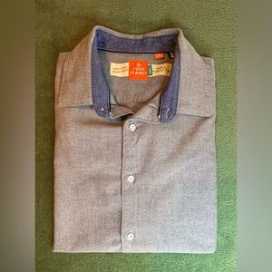 Free Planet Men's Blue Button Down Short Sleeve Shirt, Size: L. (6014)